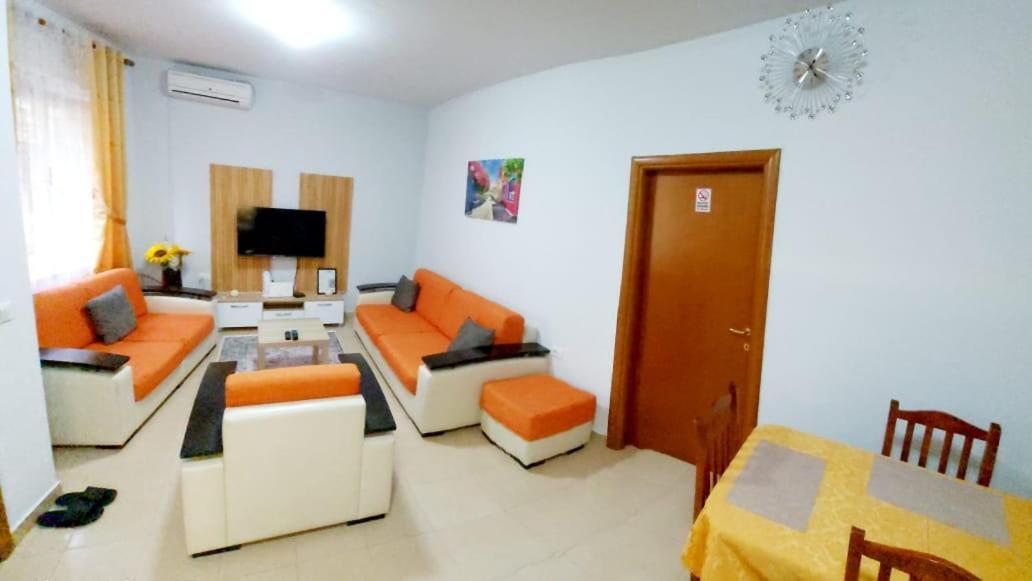 Skanderbeg Square Apartments Tirana Exterior photo